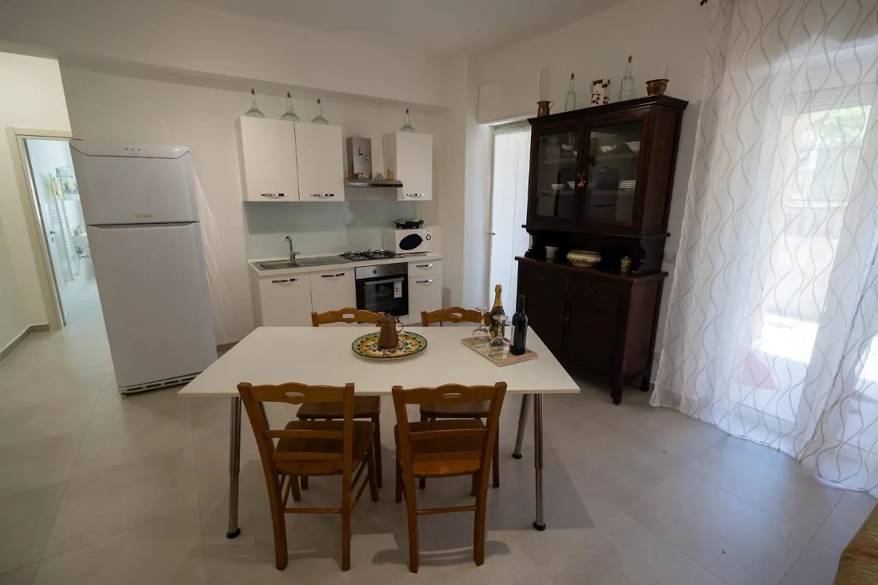 Semesterbostad Luna Apartment Aci Castello
